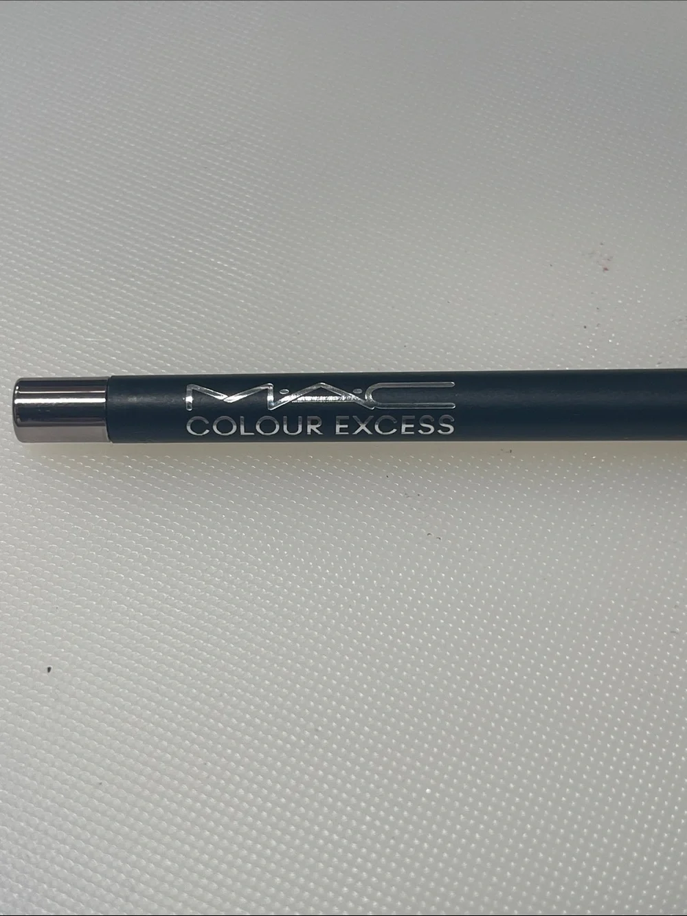 Mac Glide Or Die (Carbon Black Shade) Waterproof Gel Liner